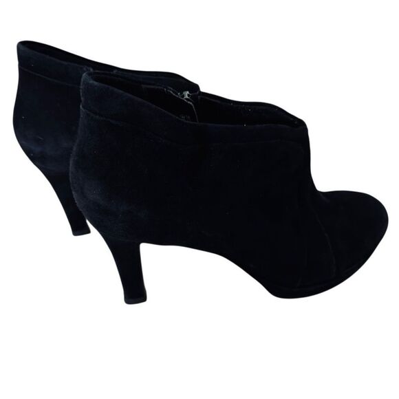 Clarks Artisan Comfort Sole Black Suede Ankle Boots 3 1/2" Heels 8 Medium - Picture 4 of 14